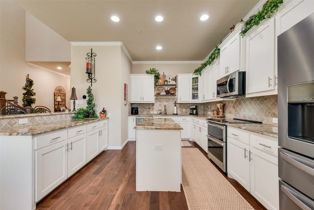 1217 Summerset Lane, Burleson, TX 76028