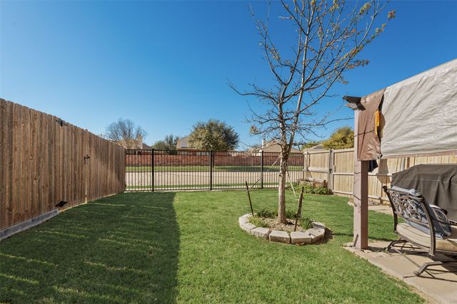 1217 Summerset Lane, Burleson, TX 76028
