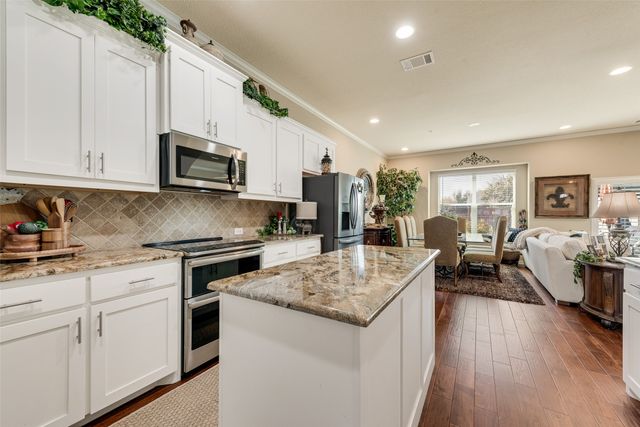 1217 Summerset Lane, Burleson, TX 76028