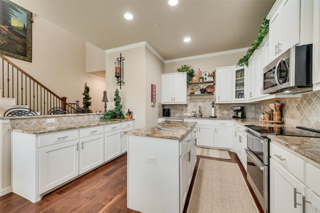 1217 Summerset Lane, Burleson, TX 76028