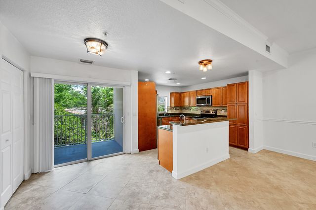 453 NE 1ST Street, Pompano Beach, FL 33060