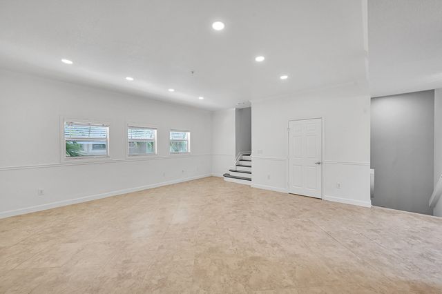 453 NE 1ST Street, Pompano Beach, FL 33060
