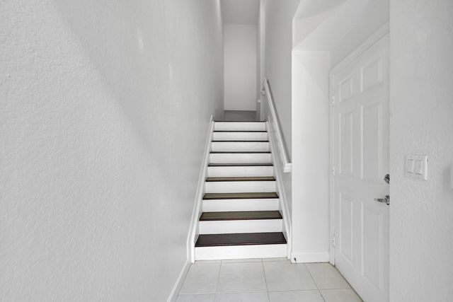 453 NE 1ST Street, Pompano Beach, FL 33060