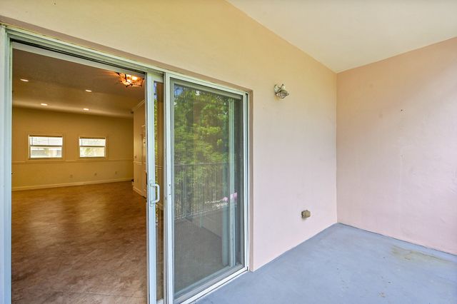 453 NE 1ST Street, Pompano Beach, FL 33060