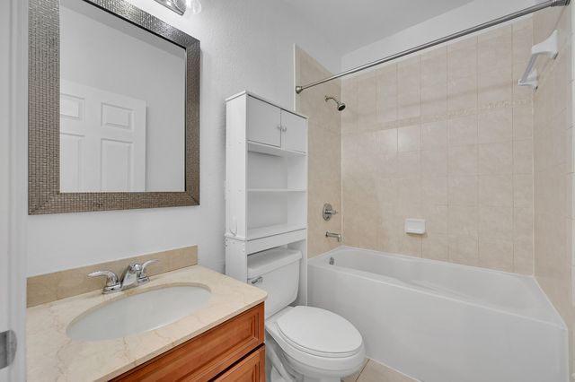 453 NE 1ST Street, Pompano Beach, FL 33060