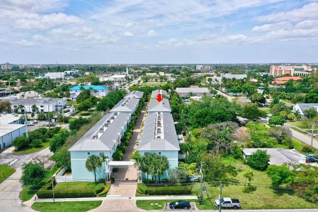 453 NE 1ST Street, Pompano Beach, FL 33060