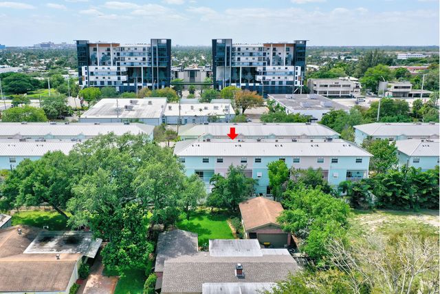 453 NE 1ST Street, Pompano Beach, FL 33060