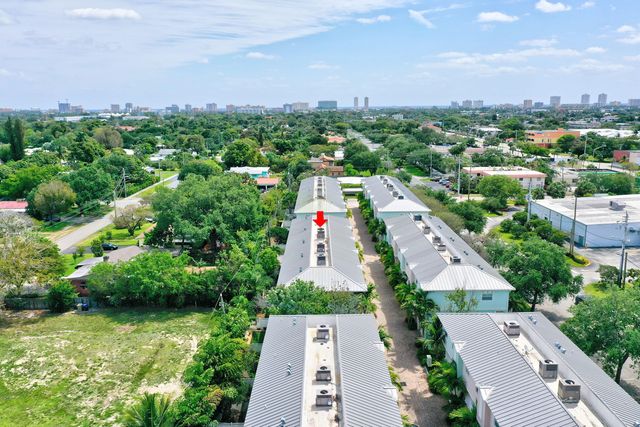 453 NE 1ST Street, Pompano Beach, FL 33060