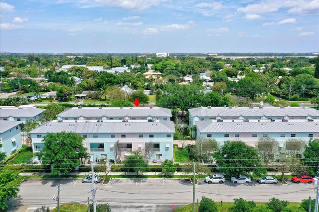 453 NE 1ST Street, Pompano Beach, FL 33060