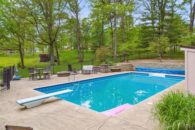 106 Newkirk Drive, Hillsboro, OH 45133