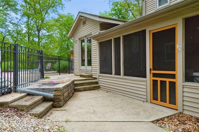 106 Newkirk Drive, Hillsboro, OH 45133