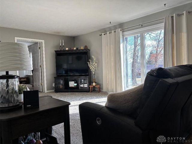 106 Newkirk Drive, Hillsboro, OH 45133