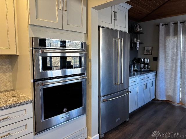 106 Newkirk Drive, Hillsboro, OH 45133