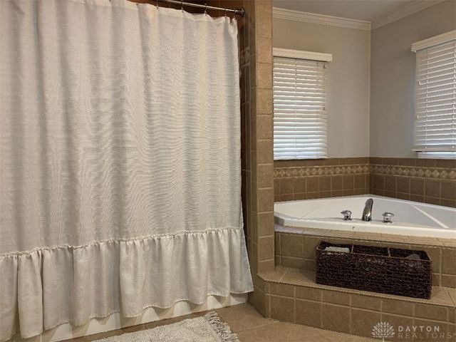 106 Newkirk Drive, Hillsboro, OH 45133