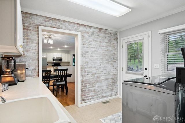 106 Newkirk Drive, Hillsboro, OH 45133