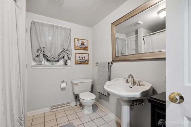 106 Newkirk Drive, Hillsboro, OH 45133