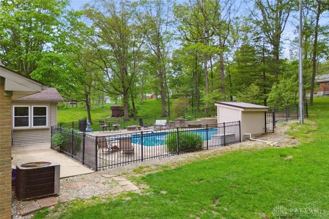 106 Newkirk Drive, Hillsboro, OH 45133