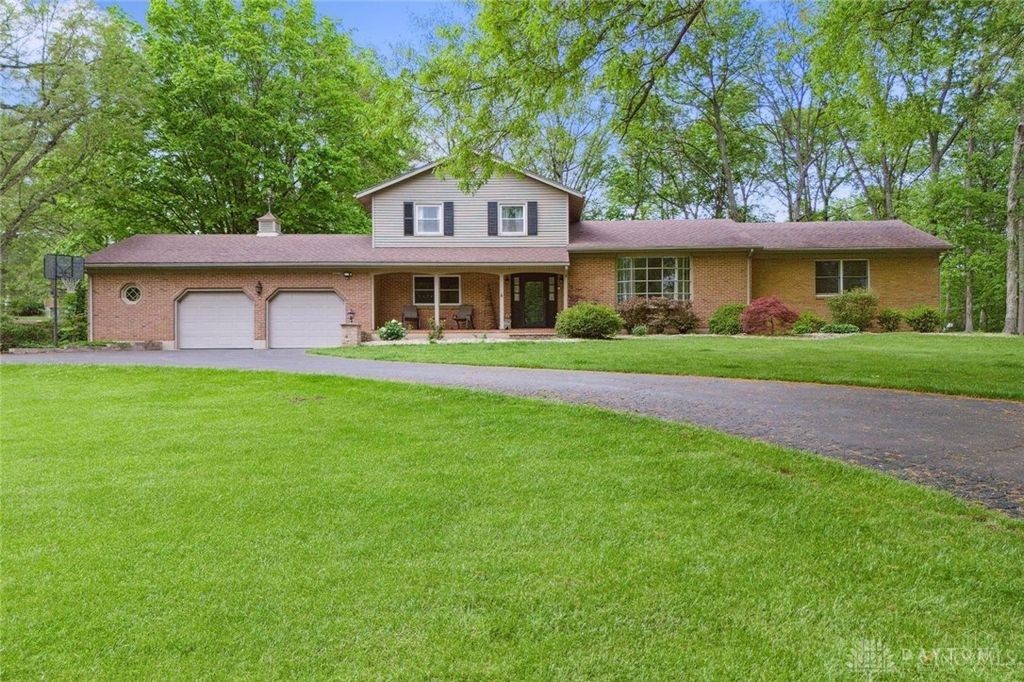 106 Newkirk Drive, Hillsboro, OH 45133