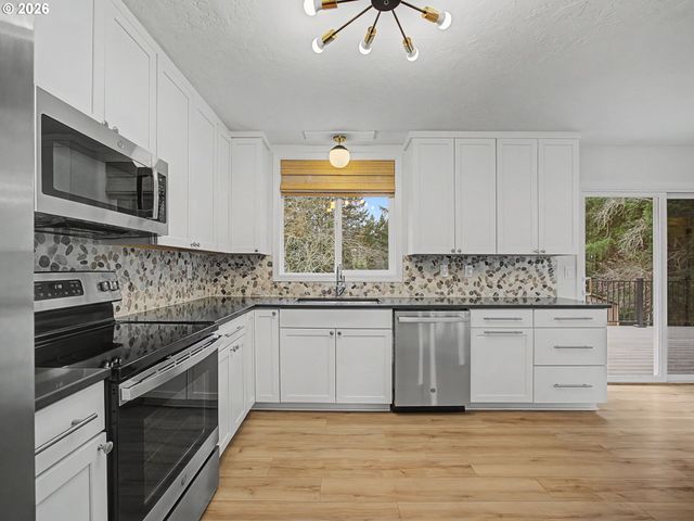 23851 S DAY HILL Rd, Estacada, OR 97023