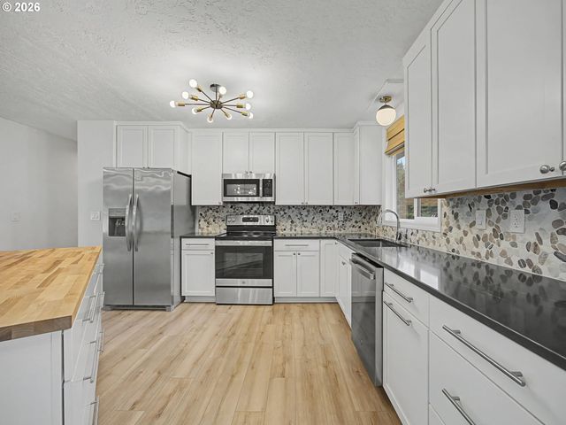 23851 S DAY HILL Rd, Estacada, OR 97023