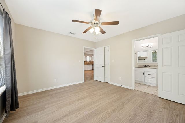 213 N Holly Avenue, Sherman, TX 75092