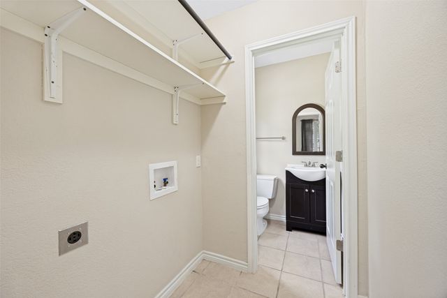 213 N Holly Avenue, Sherman, TX 75092