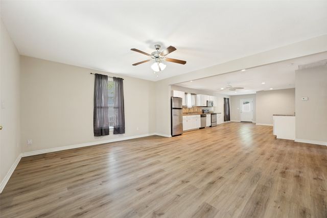 213 N Holly Avenue, Sherman, TX 75092