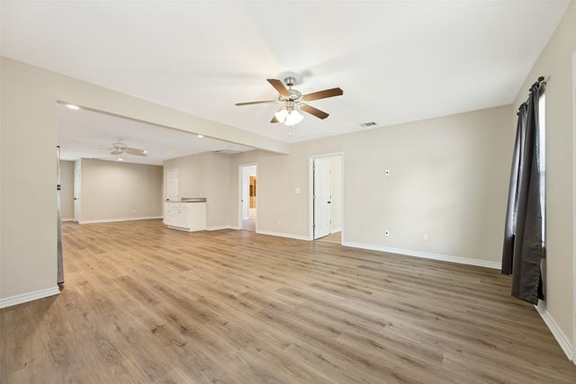 213 N Holly Avenue, Sherman, TX 75092