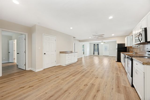 213 N Holly Avenue, Sherman, TX 75092
