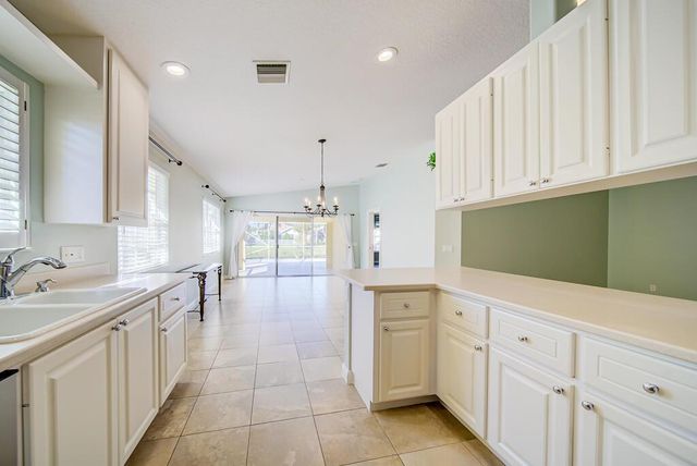 8199 Saint Johns Court, Wellington, FL 33414