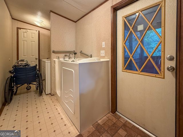 431 Paradise Valley Road, Cleveland, GA 30528