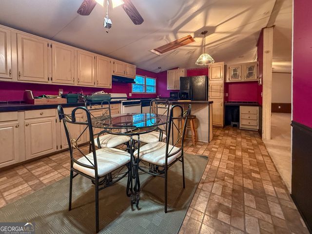 431 Paradise Valley Road, Cleveland, GA 30528