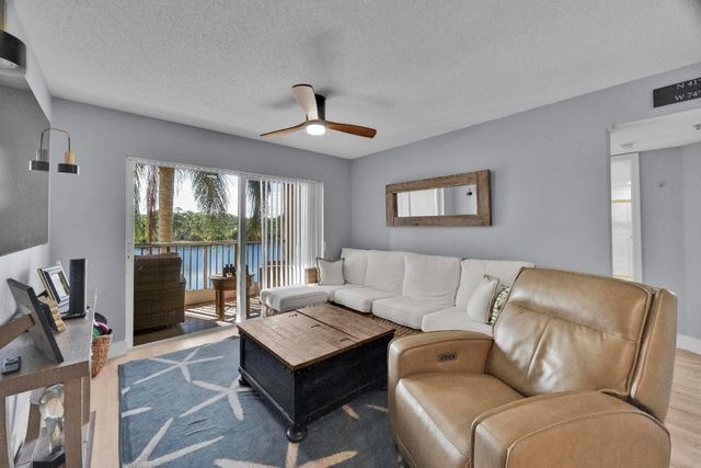 3688 NW Mediterranean Lane 208, Jensen Beach, FL 34957