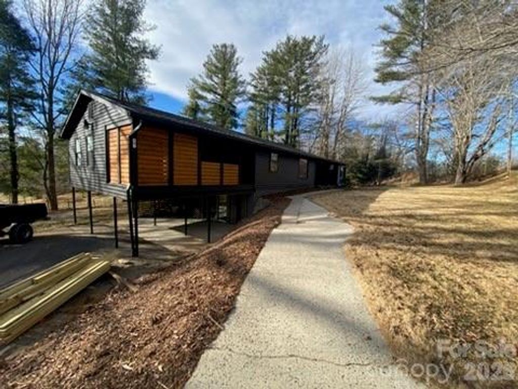 75 Old Macedonia Road, Alexander, NC 28701