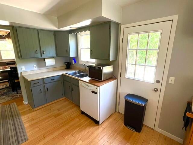 451 S Dangl Road, Muskegon, MI 49442