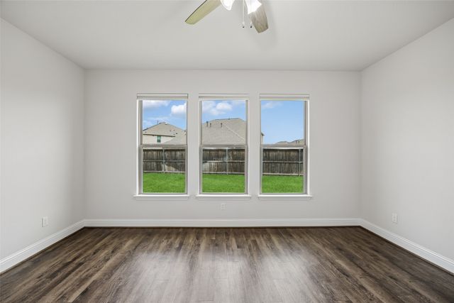924 Pear Avenue, Forney, TX 75126