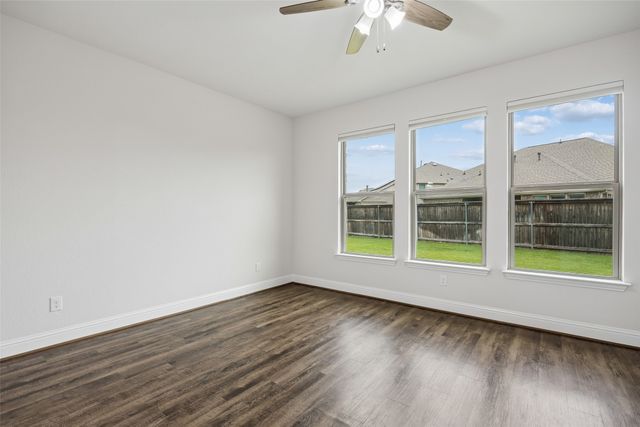 924 Pear Avenue, Forney, TX 75126