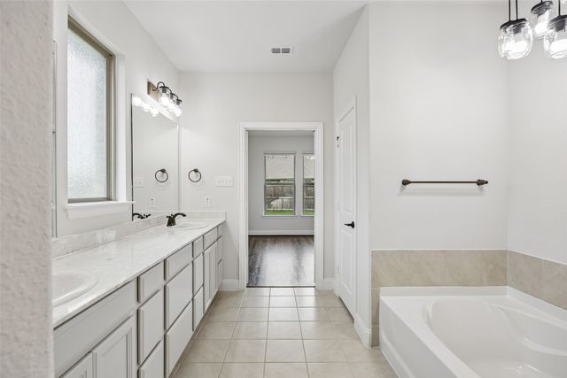 924 Pear Avenue, Forney, TX 75126