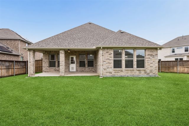 924 Pear Avenue, Forney, TX 75126