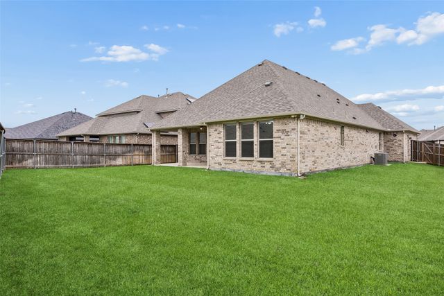 924 Pear Avenue, Forney, TX 75126
