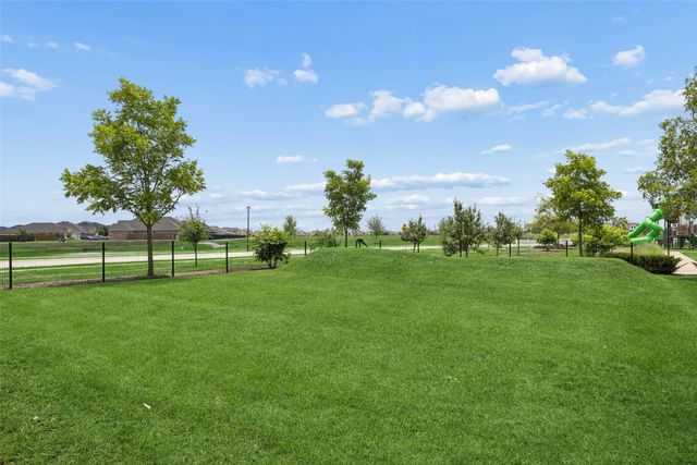 924 Pear Avenue, Forney, TX 75126