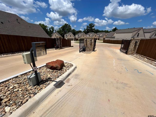 4344 Macnab Drive, Tyler, TX 75707