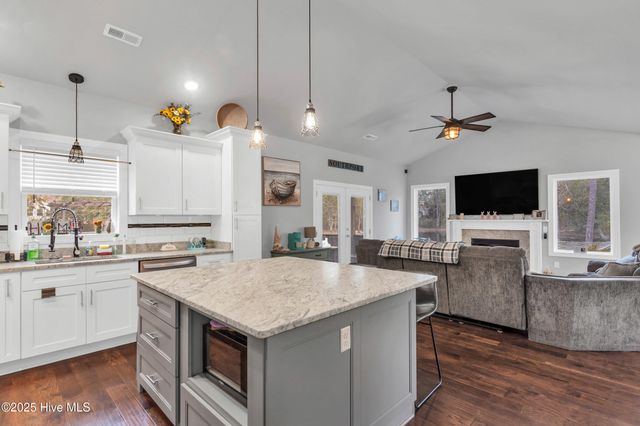2000 Southport Lane, Southport, NC 28461