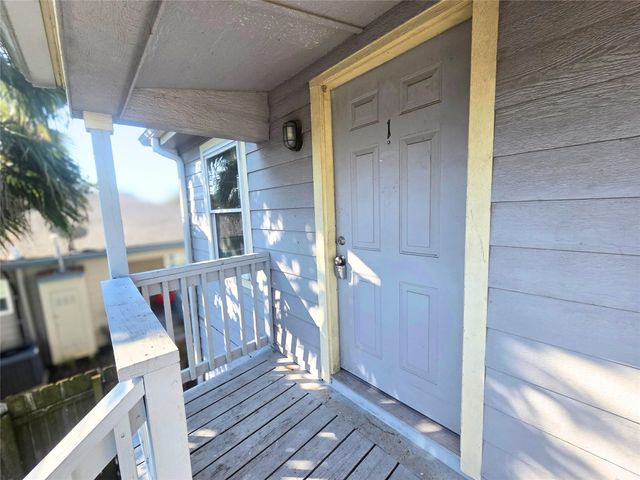 5012 Ave K Rear 1, Galveston, TX 77551