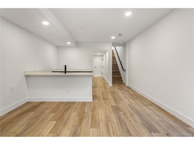 812 Dahlia St, Denver, CO 80220