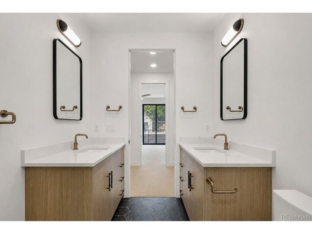 812 Dahlia St, Denver, CO 80220