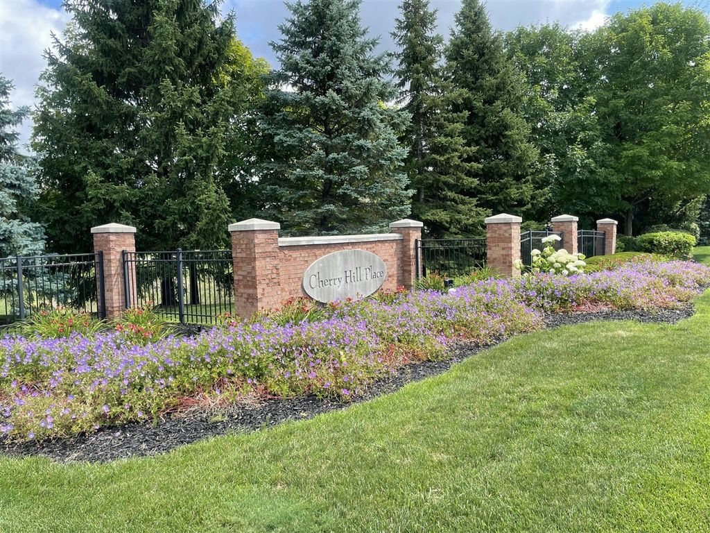 312 Marigold Circle 52, Westland, MI 48185