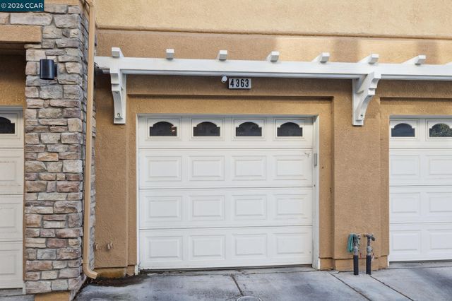4363 Fitzwilliam St, Dublin, CA 94568