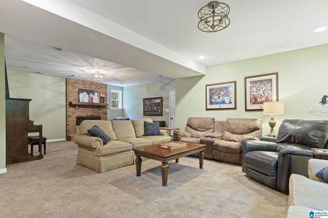 6151 VALLEY STATION DRIVE, Hoover, AL 35124