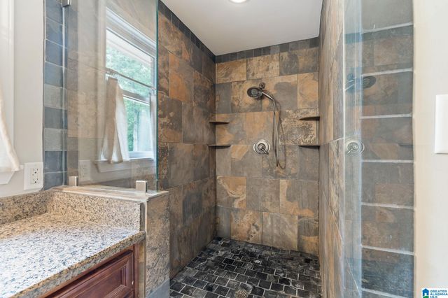 6151 VALLEY STATION DRIVE, Hoover, AL 35124